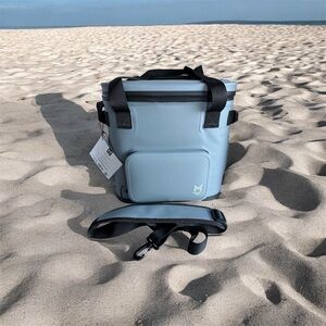 Member’s Mark 24 Can Waterproof Box Cooler